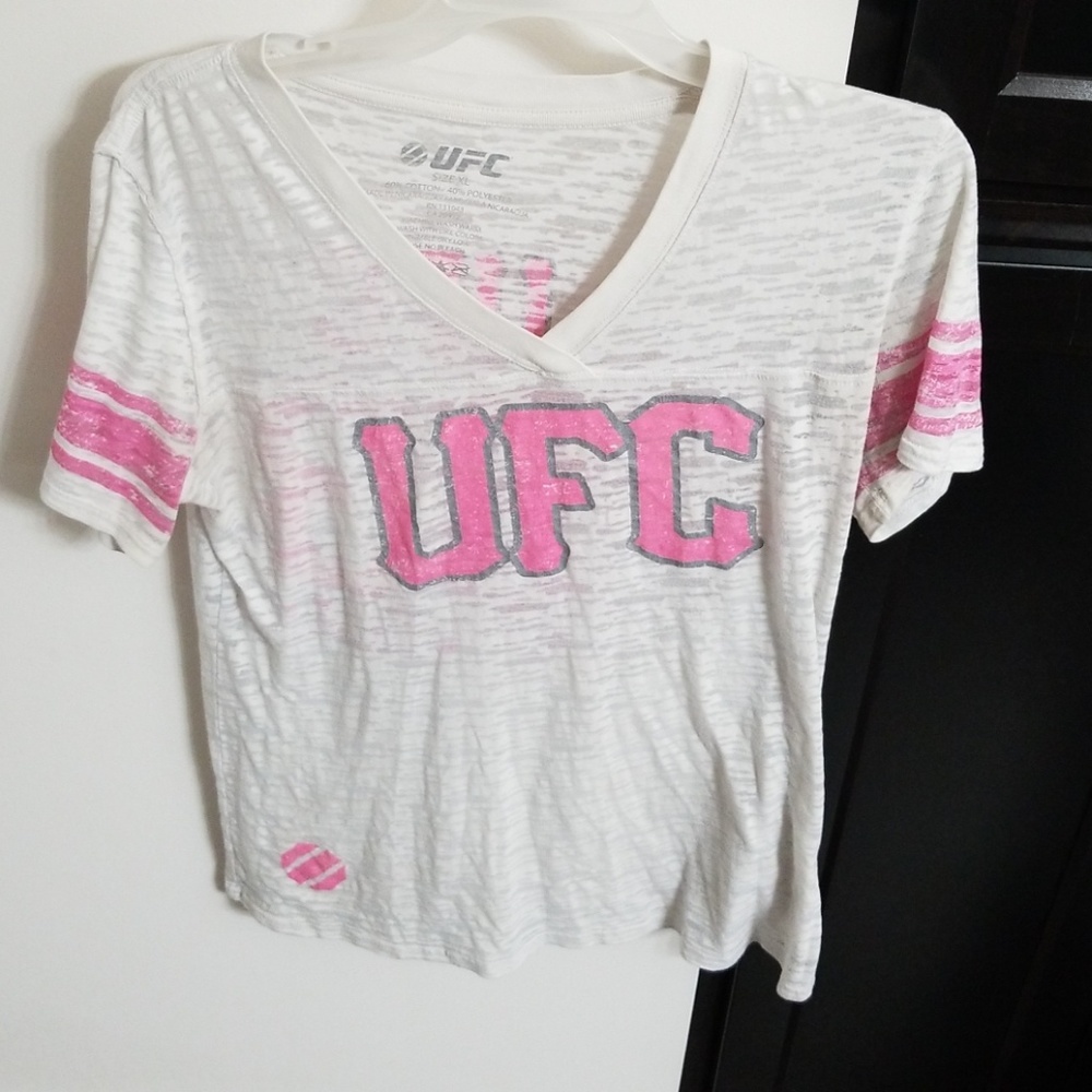UFC pink tee